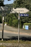 Sportplatz-Schild