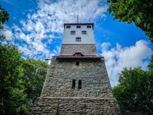 Zum Aussichtsturm auf dem Moritzberg wandern bei Nürnberg