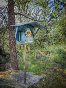 An kleiner Bergwacht-Station vorbei