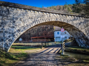 Alte Eisenbahnbrücke Plankenfels