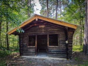 P. Frank-Hütte am Wegrand