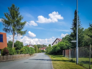 An Kinderspielplatz vorbei