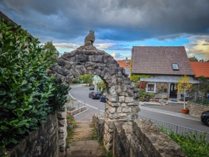 Steinernes Tor in Eltmann zur Promenade