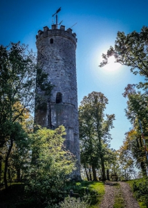 Turm der Wallburg über Eltmann
