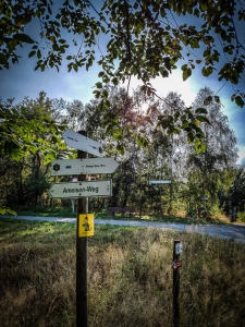 Wegweiser am Köchinnengrab