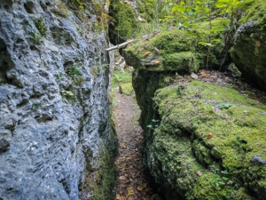 Abstieg durch die „Dianaschlucht“ einem Felsensteig