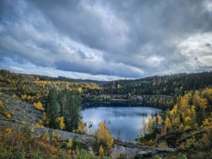 Der große See in der ehem. Abbau-Grube