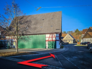 An der Zehntscheune rechts abbiegen