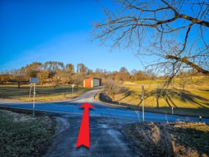 Über Landstraße geradeaus hinweg