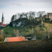 Thisbrunn mit mächtiger Burg