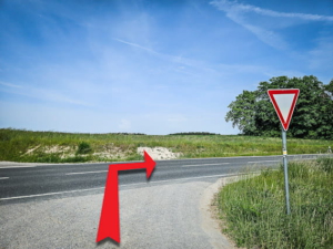 Auf Landstraße nach Rezelsdorf abbiegen