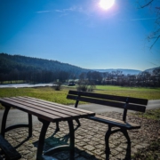 Sitzgruppe am Ortsrand von Obernsees nahe der Therme Obernsees