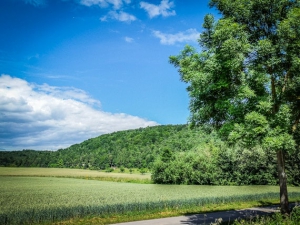 Start am Fuß der Berge