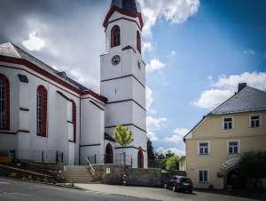 An der Kirche in Weißdorf