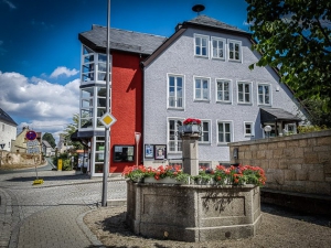 Sechseckiger Brunnen in Weißdorf