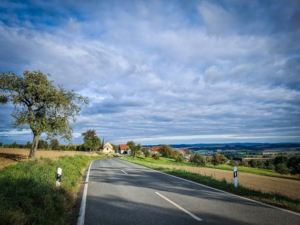 Landstraße nach Wüstenwelsberg