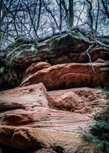 Sich auftürmende Sandstein-Felsen