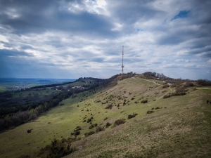 Blick zur Westseite des Hesselberges