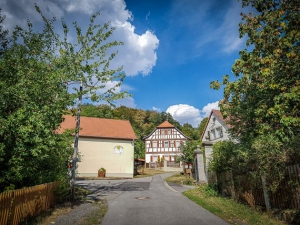 Hinauf in den Ort Rottenstein