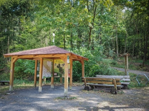 Am Siebenwege-Parkplatz über Rottenstein