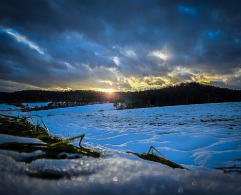 Winterliche Abendstimmung beim Ort Ehnes