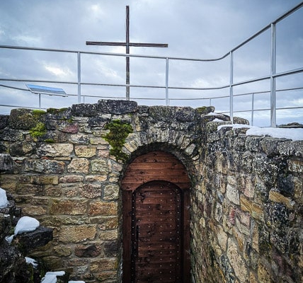 Tür auf der Ruine Schaumburg