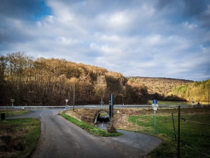 Straßenunterführung