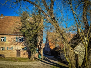 Schöne alte Sandstein Häuser in Ungerthal