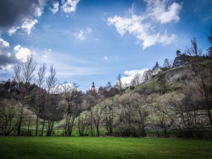 Blick hoch nach Arnstein