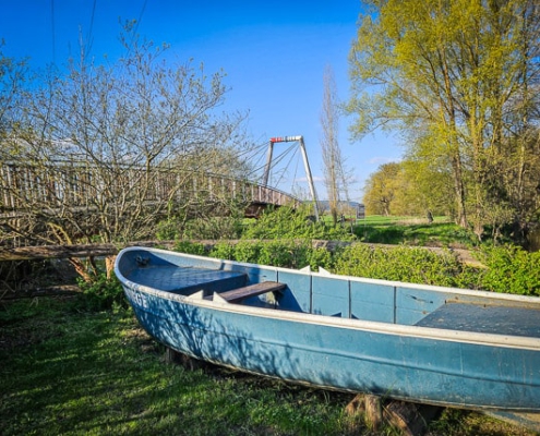 Das Schiff „Mainwiege“ am Mainzusammenfluss