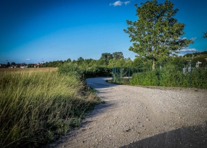 Schotterweg um die Kläranlage