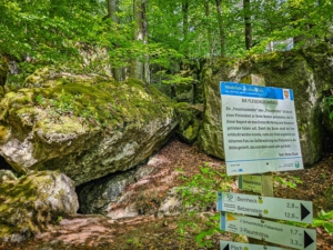 An der Fleischhöhle bei Plech