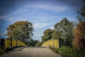 Brücke über die Autobahn