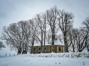 Veitsberg Kapelle mit ältestem geschlossenen Lindenkreis Europas