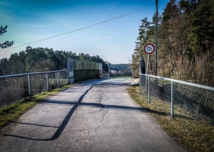 Brücke über Bahnlinie