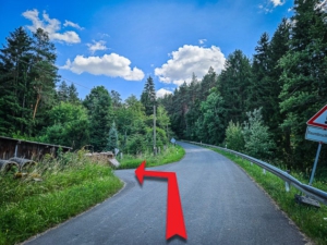 Schmale Straße bei Seehof